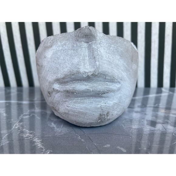Cement Face Planter - Picture 1 of 8